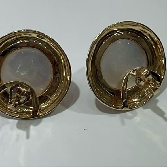 Freshwater Real Pearls Stud Earrings with 14k Gold Trim - Picture 2 of 6